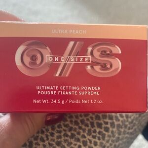 ONE/SIZE Setting Powder in Soft Pink with Red Logo